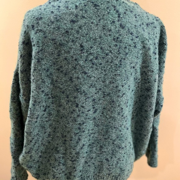 Cristina Gavioli knitwear sweater. Crew neck. Sage green/Navy. Fits size M/L - Picture 4 of 5